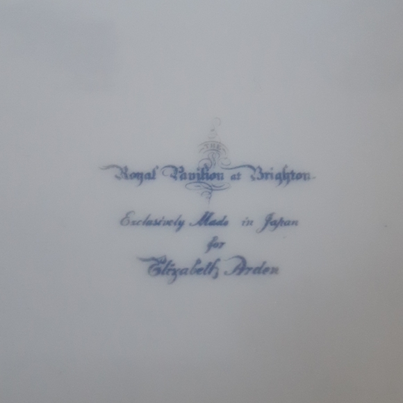 Soap Dish and Pomander Elizabeth Arden✨Host Pick✨ - Picture 4 of 11